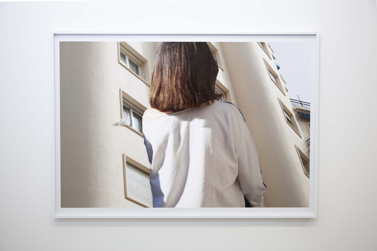 10_apubliktonimeyer_whitesweater